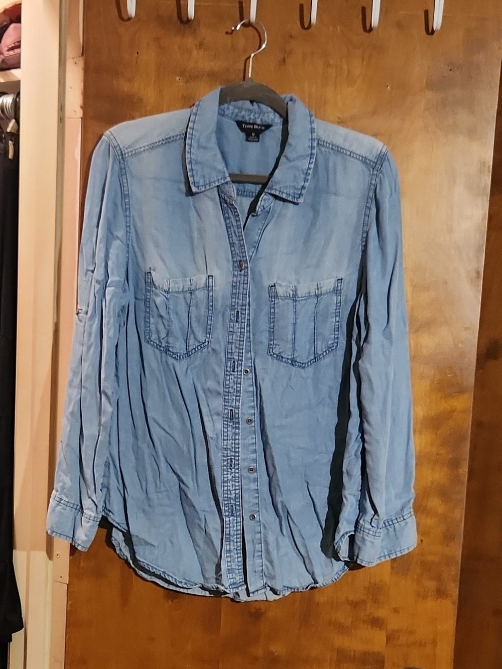 Light Blue Denim Button-Front Shirt - Casual Women's Top